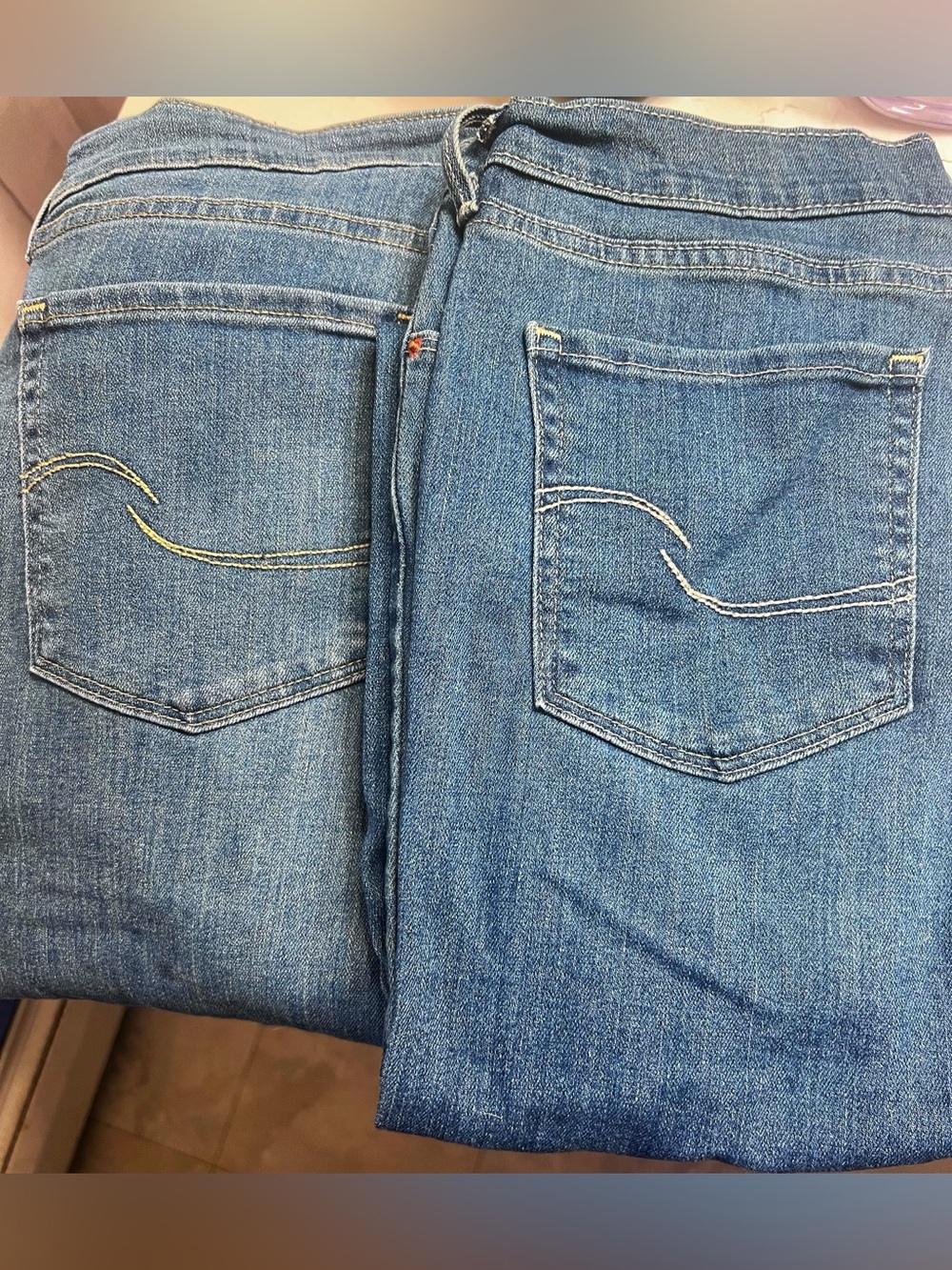 Two pairs of Women’s Levi Signature Straight Jeans in Blue Size 14
